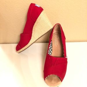 TOMS wedge sandals NWOT